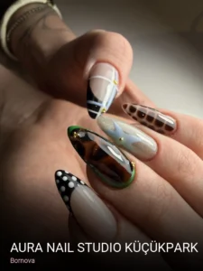Bornova Aura nail studio Küçükpark — Kalıcı Oje