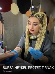 Osmangazi Bursa Heykel Protez Tırnak Nailart — Manikür