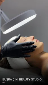 Urla Büşra Çini Beauty Studio — Kirpik Lifting