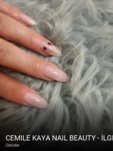 Üsküdar Cemile Kaya Nail Beauty - İlgi Özamaç — Pedikür