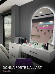 Çekmeköy Donna Forte Nail Art — Manikür