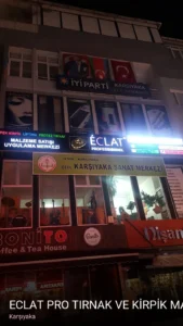 Karşıyaka ECLAT PRO TIRNAK VE KİRPİK MALZEME SATIŞI VE GÜZELLIK SALONU — Cilt Bakımı