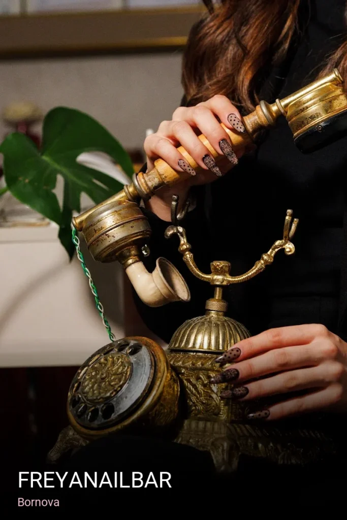 Bornova FreyaNailBar — Manikür, Pedikür, Protez Tırnak