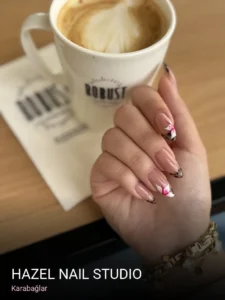 Karabağlar Hazel nail studio — Kalıcı Oje