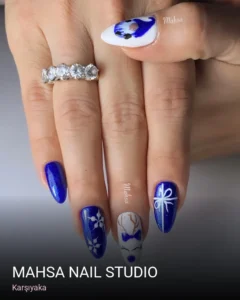 Karşıyaka mahsa nail studio — Ağda