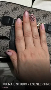 Esenler MK Nail Studio / Esenler Protez Tırnak & Esenler Dövme — Pedikür