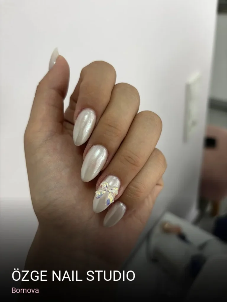 Bornova Özge Nail Studio | Bornova Kalıcı Oje & Tırnak Tasarım — Manikür, Pedikür, Protez Tırnak