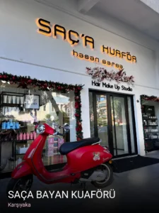 Karşıyaka Saça bayan Kuaförü — Keratin