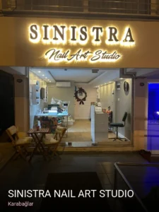 Karabağlar Sinistra Nail Art Studio — Protez Tırnak