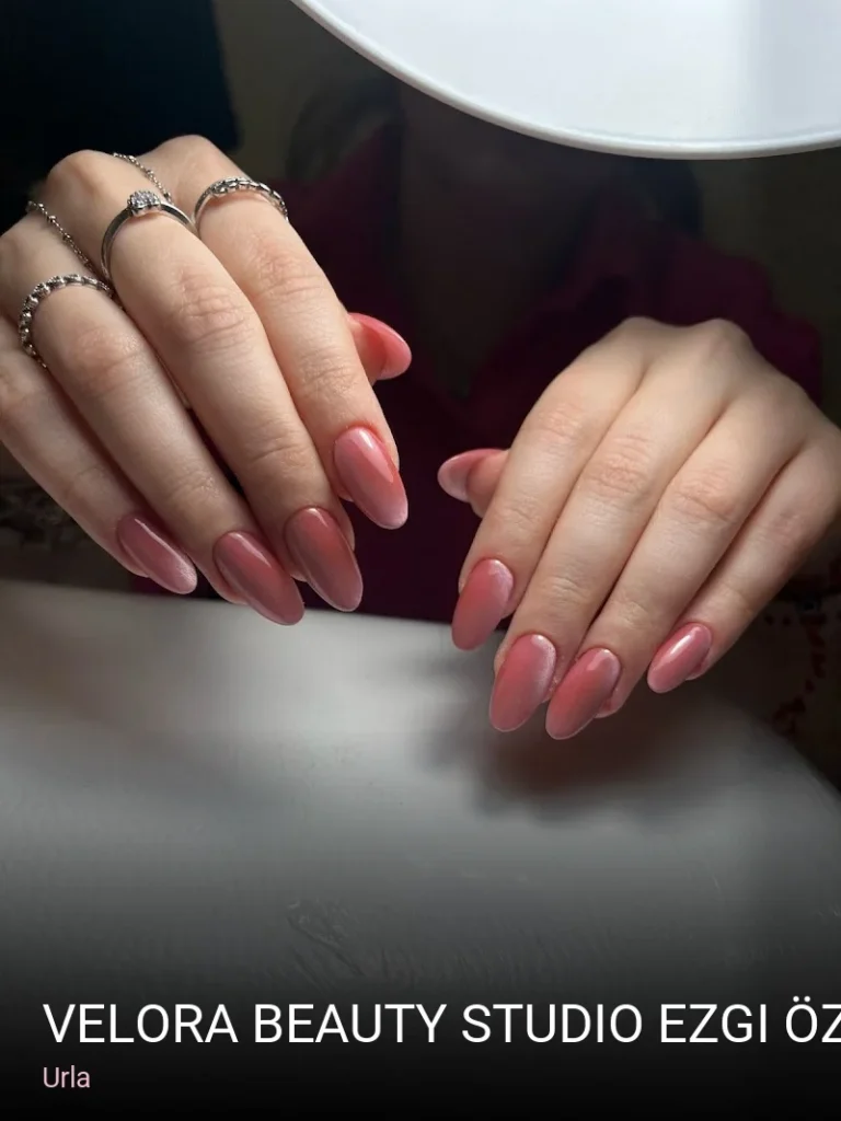 Urla Velora Beauty Studio Ezgi Özanay — Manikür, Pedikür, Protez Tırnak