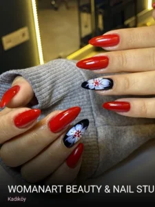 Kadıköy WomanArt Beauty & Nail Studio Özlem Erdoğan — Kirpik Lifting
